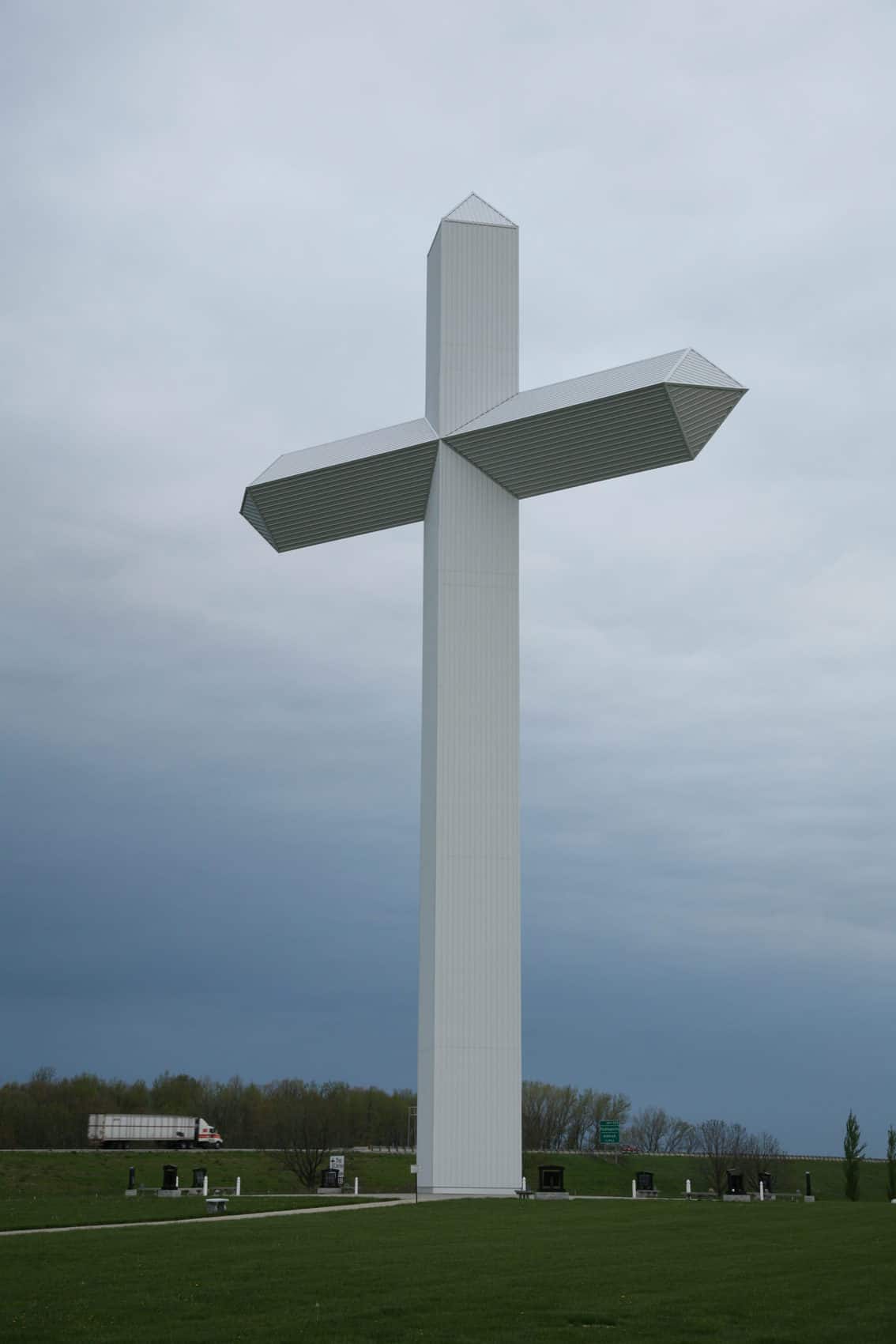 Effingham Cross (Wiki Commons)