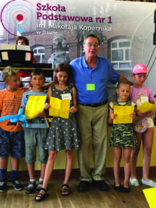 Donn Schaefer shared the Good News with children from Ukraine.